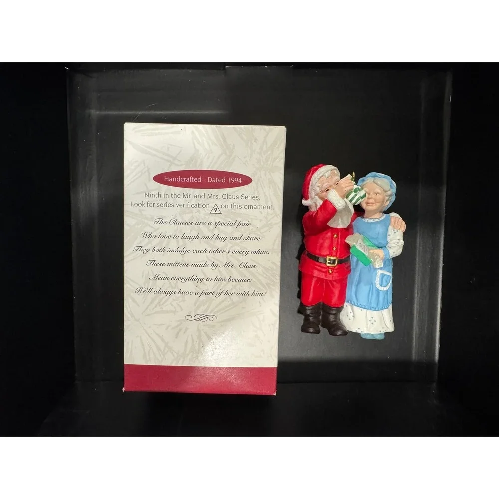 Hallmark Keepsake Ornament 1994 Mr and Mrs Claus A Handwarming Present Series 9